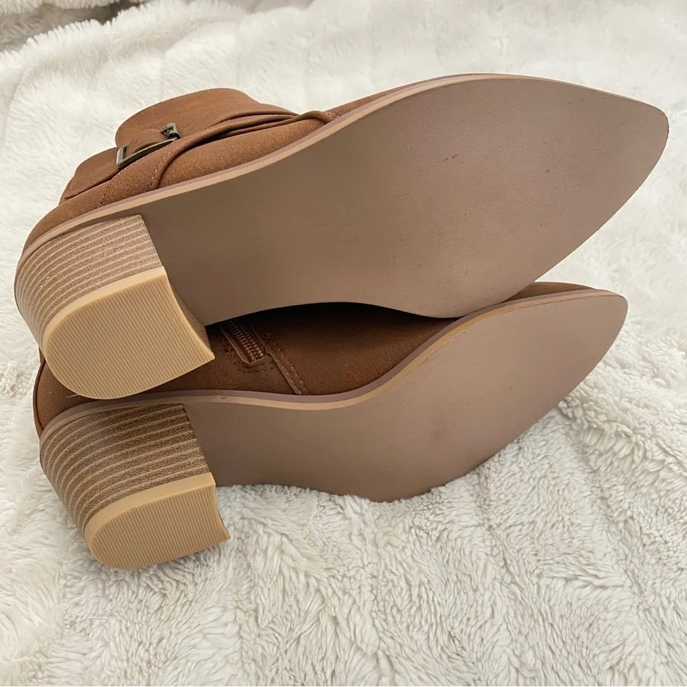 Maurices SuperCush Brown Tan Ankle Boots Booties w/ Buckle Accent Boho Size 7.5